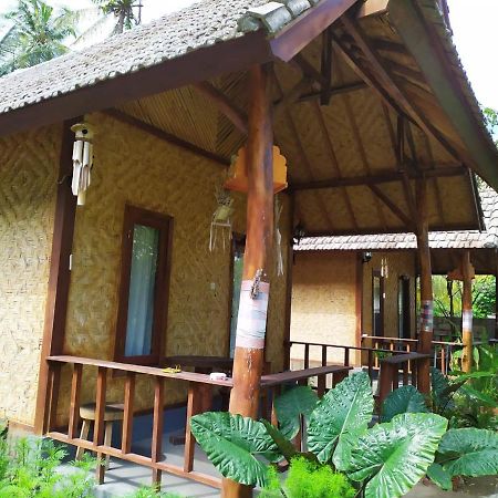 Full Moon Hostel Nusa Penida Exterior photo