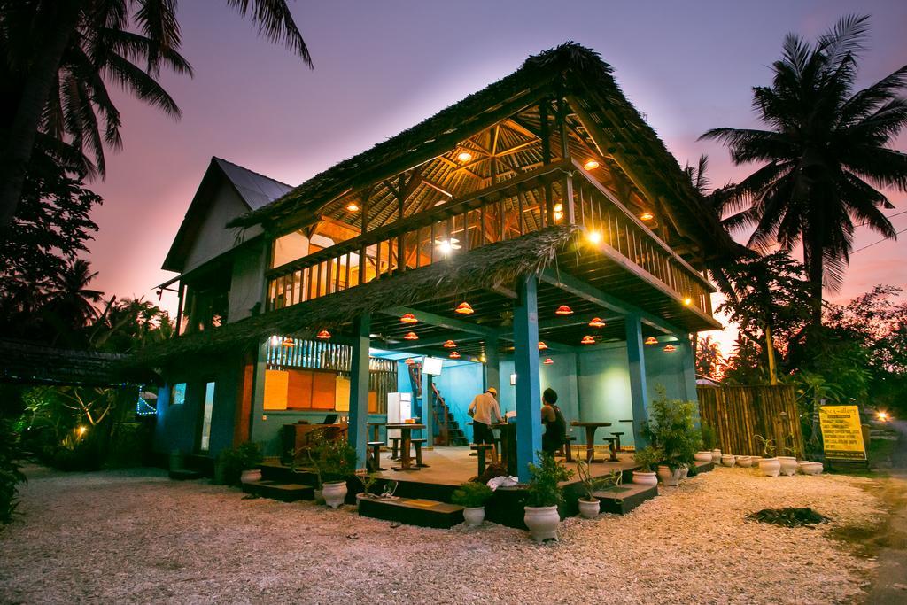 Full Moon Hostel Nusa Penida Exterior photo