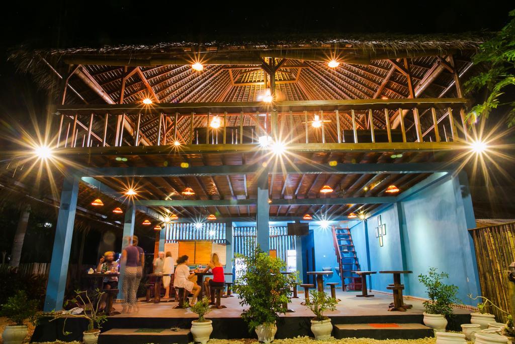 Full Moon Hostel Nusa Penida Exterior photo