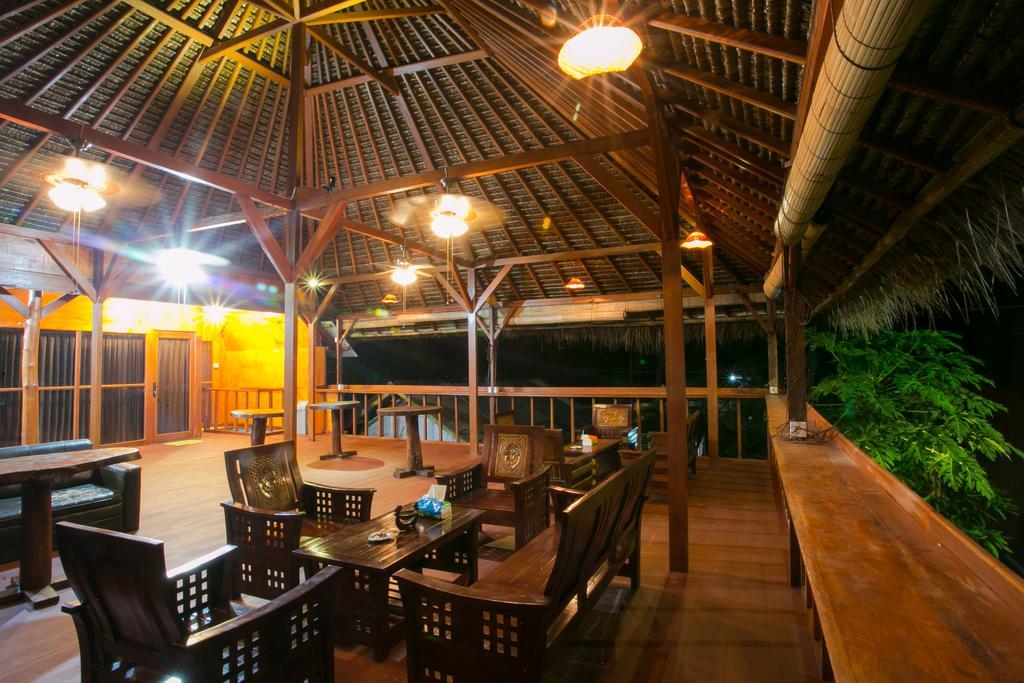 Full Moon Hostel Nusa Penida Exterior photo