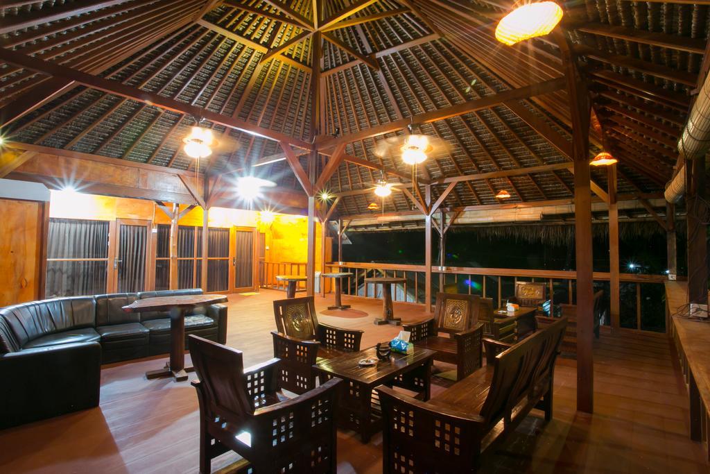 Full Moon Hostel Nusa Penida Exterior photo