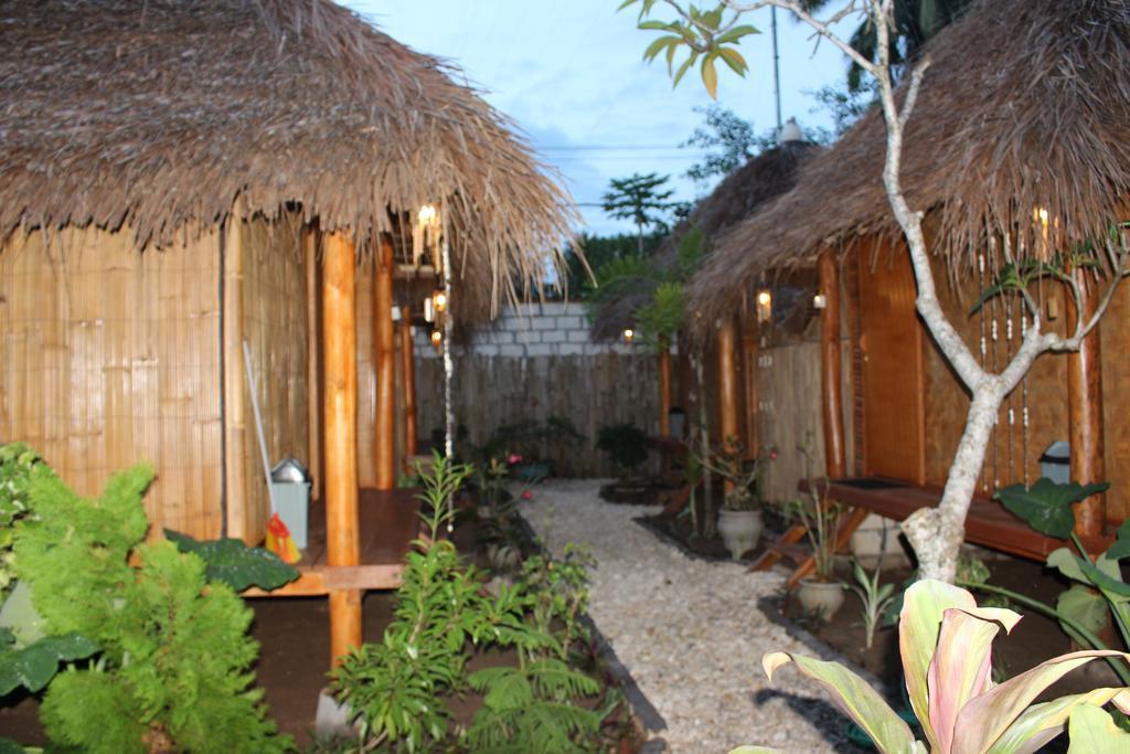 Full Moon Hostel Nusa Penida Exterior photo