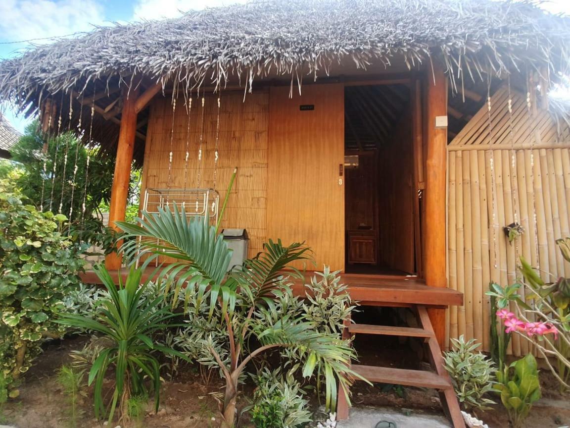 Full Moon Hostel Nusa Penida Exterior photo