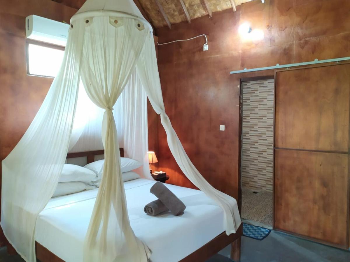 Full Moon Hostel Nusa Penida Exterior photo